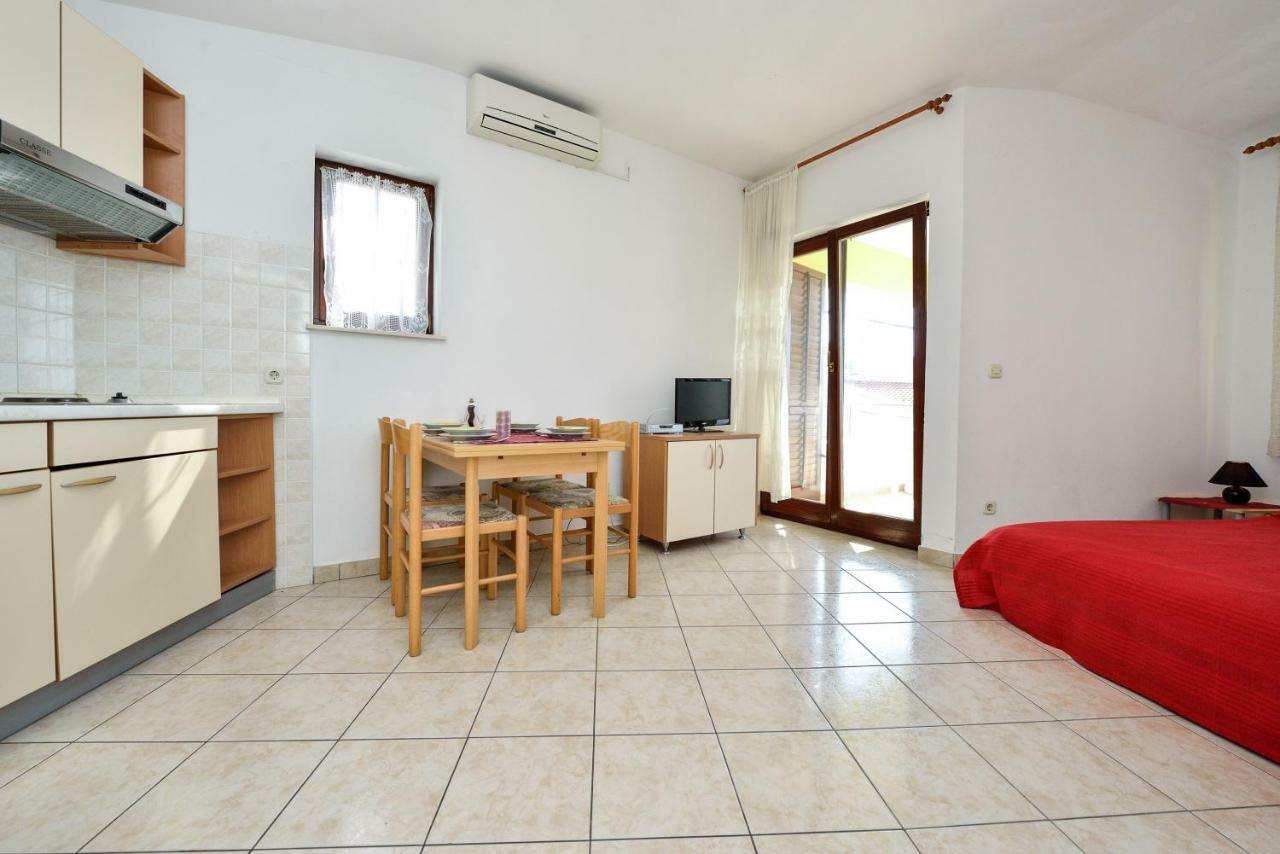 Apartments Ana ペトルチャネ エクステリア 写真